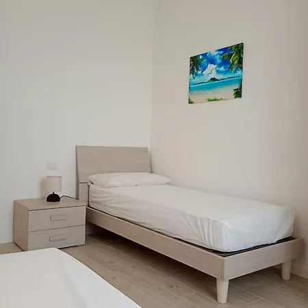 Florinas Con Piscina - Family Apartman *